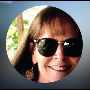 Meet your Posher, Carolyn